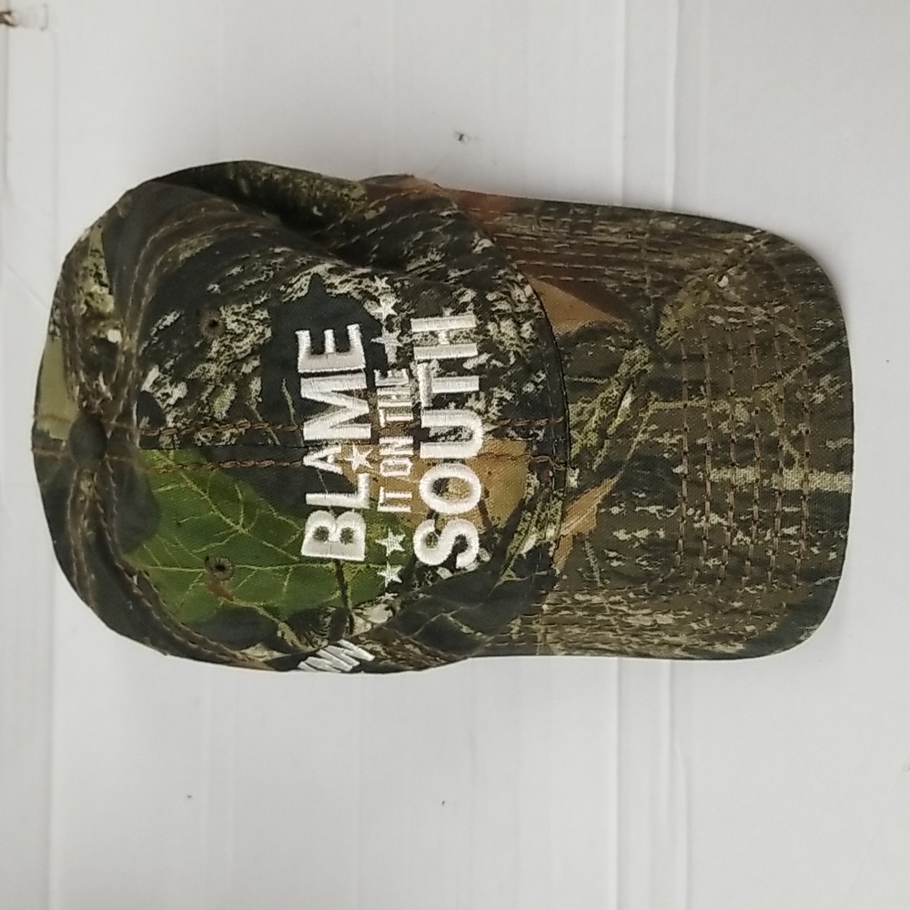 Blame it on the South Raelynn One size fits most unisex adjustable hat used cond